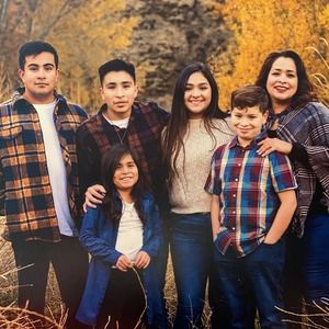 Meet your Posher, Mayra